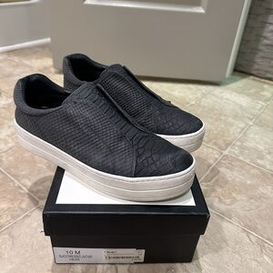 J-Slides Women’s Sneakers